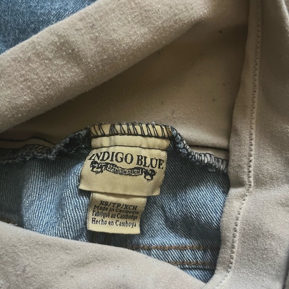 Raw Hem Maternity Jeans - Picture 3 of 6